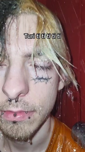 Angry Emo Fish (@angry_emo_fish)’s videos with