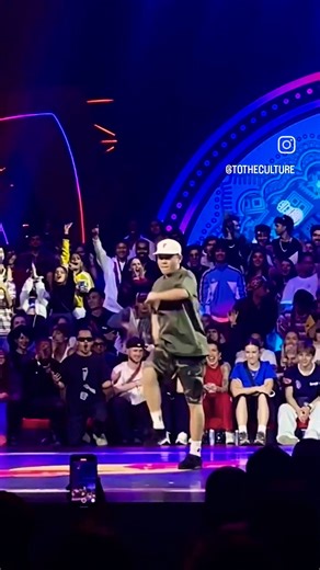 I see it and I don't believe it MT POP is a dance master #freestyledancer MT POP REDBULLDANCE