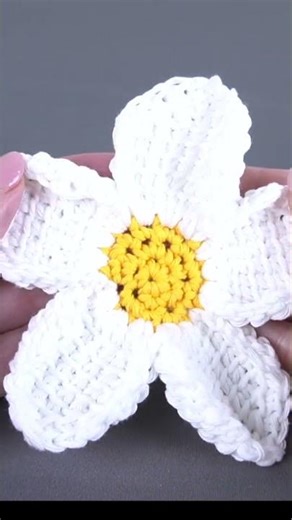 Create a Gorgeous Flower with Tunisian Crochet!