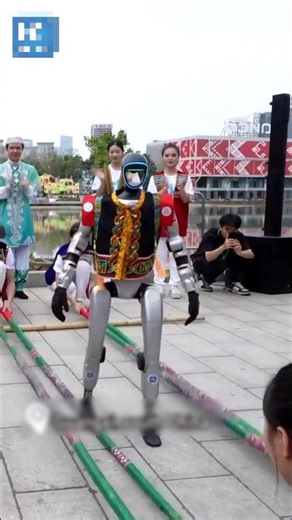 Robot vs Human Dance