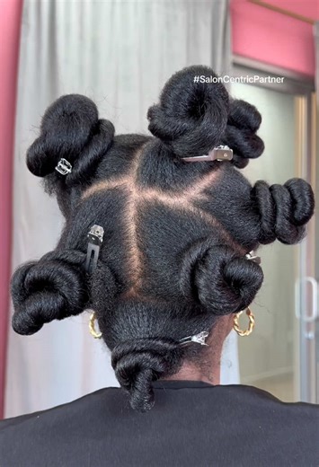 The healthiest curls and blow out 😍 @SalonCentric Oil doesn’t grow your hair, but using the right one in the right areas can absolutely help you retain length. Verb curl oil helps smooth the hair, reduce frizz, and seal in moisture with jojoba oil and sunflower seed oil while helping protect against humidity. A few drops through the mid lengths and ends is all you need to keep the hair looking sleek while supporting healthy length retention. 🤍 Shes been doing a great job with maintenance in be