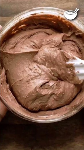 Pastel de chocolate fácil con 5 ingredientes / Comedera