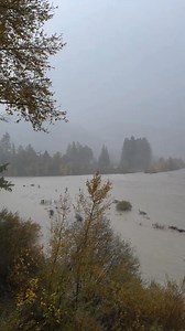 The Eel River is flowing HEAVY during the current storm. (via @discover_southern_humboldt/IG) | Active NorCal