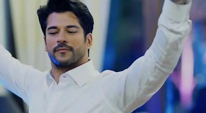 Kara Sevda 19. bölümünde Kemal Zeybek oynuyor! - izle