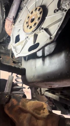 Easy way to remove transmission without removing torque converter bolts! #mechanic #ford #6blow