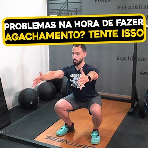 💥Excelentes exercícios para preparar o seu aluno para fazer o agachamento.💥 . O movimento de agachar é um movimento natural do ser humano. Porém ao longo do tempo e pelos fatores que fazem o aluno ficarem sentados horas e horas durante o dia, faz com que este movimento acabe "travando" e consequentemente efetuando o movimento de maneira errada, provocando dores. . Por isso que é super importante que você aplique este exercício para melhorar o desempenho do seua aluno(a).🔥🔥🔥🔥 #treiandorelit