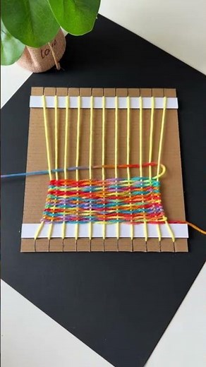 How to Make a Simple Weaving Loom: Quick DIY Craft Project for Kids #diy #crafts #art #craftyhome