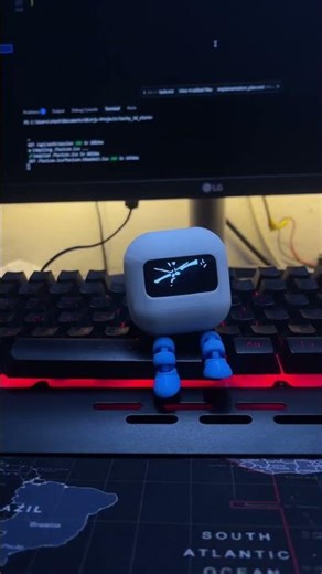 This is Tasky your everyday companion #3d #desksetup #tasky #airobot #ai #robot