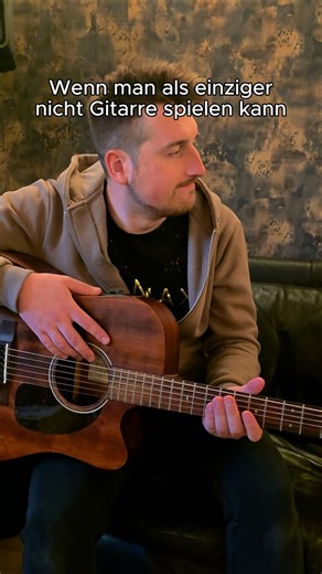 Wenn man als einziger nicht Gitarre spielen kann...Wer kennt's??