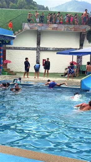 Agua Park Sport: ¡Diversión y Refrescamiento!