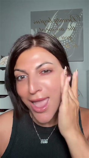 This Foundation Changes Color?! 😳✨ #vimacosmetics #foundation #makeuptips #matureskin