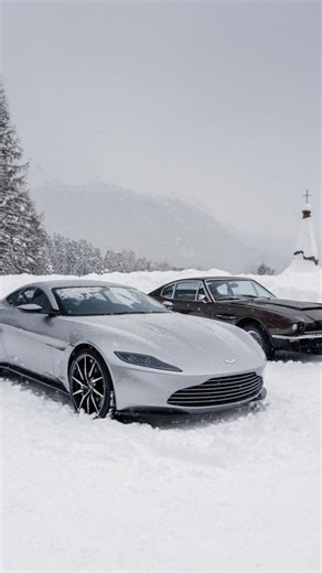 ᴛʜᴇ ᴍᴏɴᴏᴄʟᴇ° on Instagram: "Side plot activities in Rome, Italy"