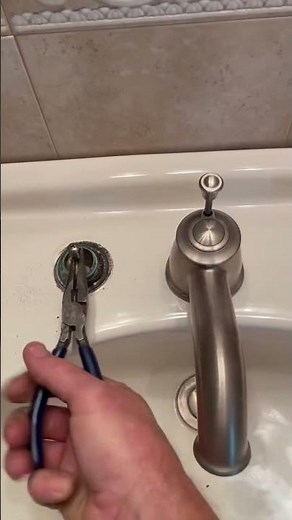 How to repair Moen widespread faucet #plumbing #plumbingtime #diy #plumber #plumbingpro