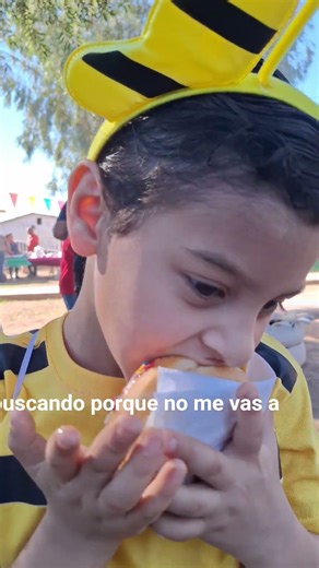 convenciendole para que baile 🐝🐝