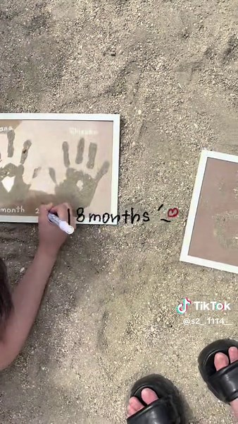 18ヶ月記念！砂の手形アート