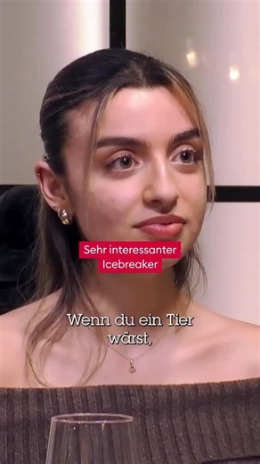 First Dates on Instagram: "Damit hat sie nicht gerechnet 😁 Daniel packt einen Icebreaker aus…und Nisa gefällt es 😬 Die Frage an euch: wenn ihr ein Tier wärt, welches Tier wärt ihr? 🦁 Das komplette Date von Daniel und Nisa aus der Folge vom 16.12.25 findet ihr auf RTL+ 👩🏽‍🍳❤️🍽️ FIRST DATES - EIN TISCH FÜR ZWEI montags bis freitags 18 Uhr bei VOX und auf RTL+ #firstdatesrestaurant #firstdatesvox #firstdates #verlieben #vox #blinddate #rolandtrettl #gastgeber"