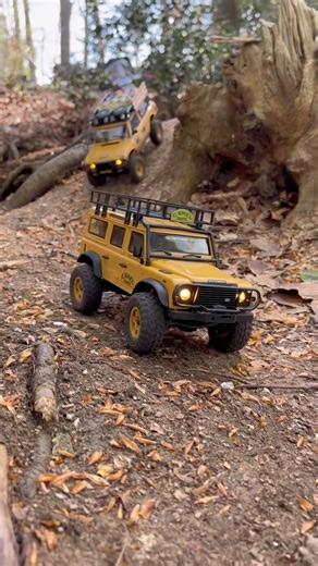 Duo de légendes : les 4x4 Camel Trophy en action ! #rangerover #defender #cameltrophy
