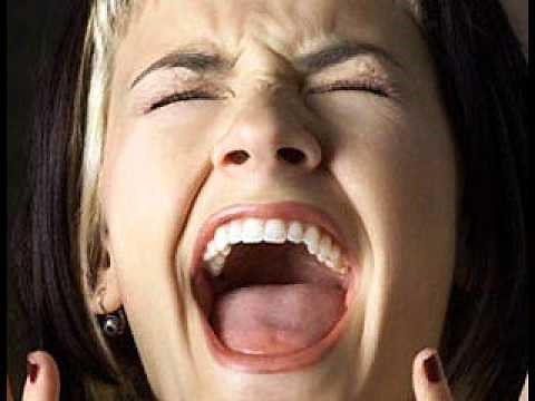 Woman screaming - Sound Effect