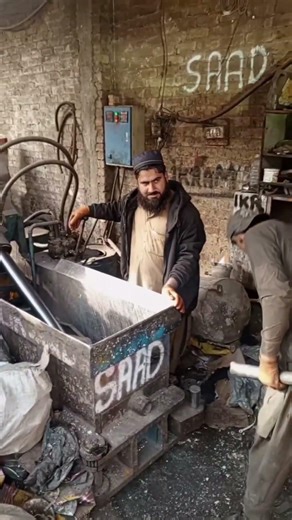 Inside the Scrap Yard: How old metal containers are prepared for a new life.#Recycling #Industrial