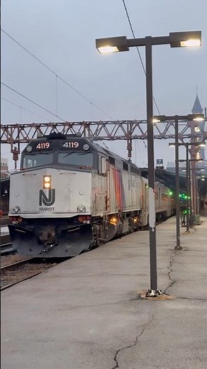 NJT 4119 EMD F40PH-2CAT leaving Hoboken Terminal