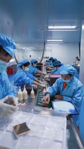 Behind the Scenes of Our Vegan 9-Color Eyeshadow Palette