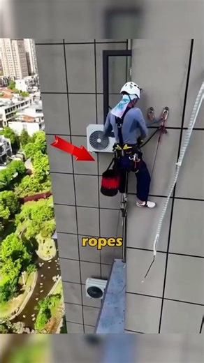 This Is How AC Units Are Installed on Skyscrapers!