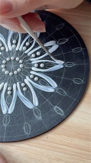 Easy Mandala Tutorial Snowflake ❄️ #christmas #diy #mandala #tutorial #art #painting #shorts