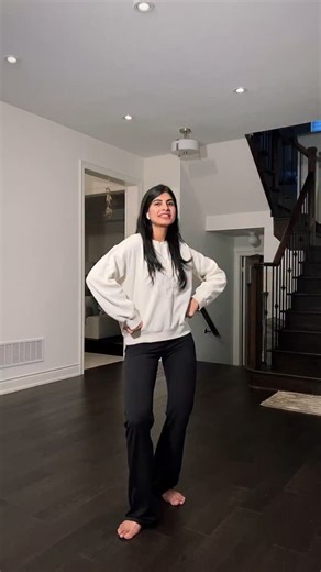 Arsh Sidhu on Instagram: "If confidence had a soundtrack, it’d be @misspooja !! Song: aashiq . . . Main pariyan ton vadh sohni , old Punjabi songs , Miss Pooja songs , Gidha , Giddha #gidhaenergy #giddha #misspooja #mainpariyantonvadhsohni #desigroove #aashiq"