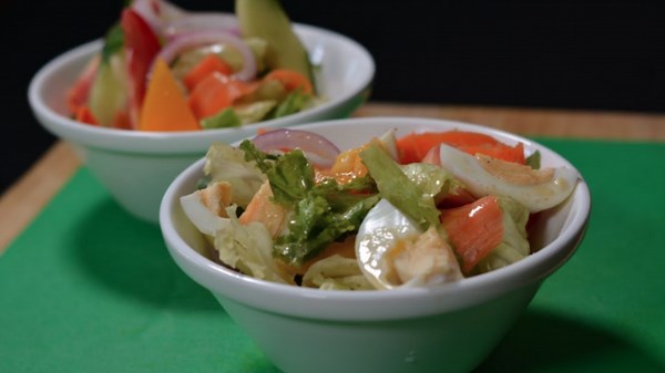 Simple Salad and Salad Dressing Preparation: Fresh and Easy Recipe