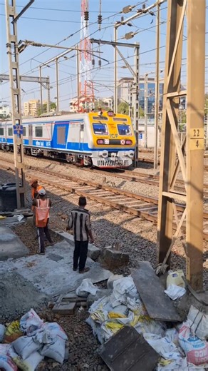 Mumbai AC Local 🚆🔥 #train #shorts