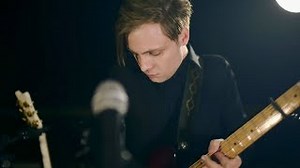 MIKE GLEBOW - LOST ON YOU (LP cover with looping method) Chords - ChordU