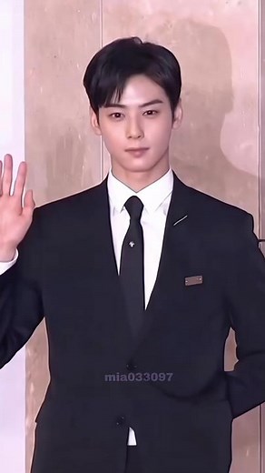 Bố Mẹ Cha Eun Woo: Tài Năng Nặn Thật Xuất Sắc