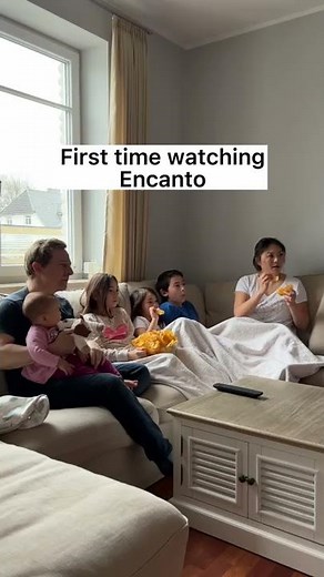 First time watching Encanto 😍 Surface Pressure TikTok Family Dance Luisa Madrigal #shorts Mamiseelen