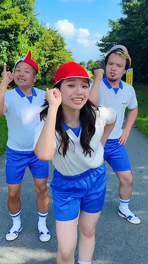 チャカランド【令和歌謡曲】 on Instagram: "🔥アイワタ100組コラボ企画🔥18組目 Share 第二弾 #アイワタダンス #チャカランド #令和歌謡曲 #運動会 #ダンス #体育 #秋 #可愛い #沖縄 #キュート"