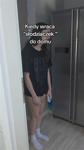Koniec laby dla Werci 😅😁 Słodziaczek wrócił już do domu,więc wracamy do normalności 😎😁 Radość starszej siostry 😅 #dzieci #rodzeństwo #siostry #powrót #dom