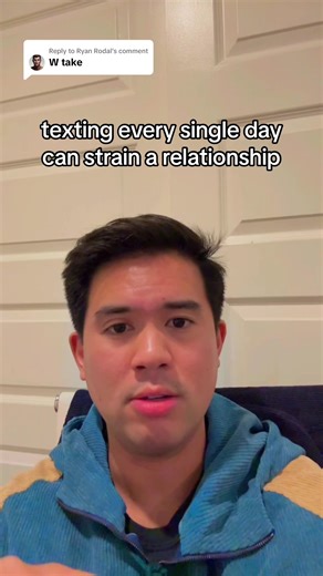 Texting Everyday in Relationships: Dos and Don'ts