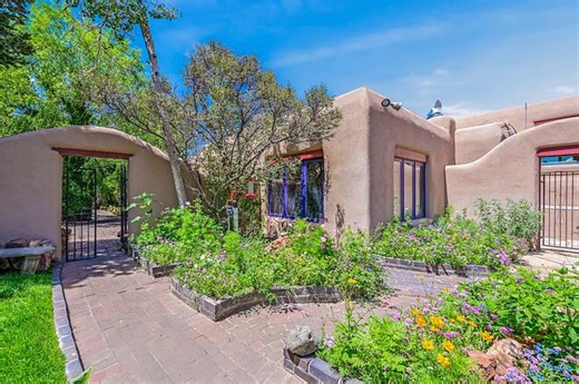 29 La Barbaria Rd, Santa Fe, NM 87505 | Estately 🧡 | MLS# 202600478