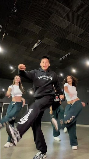 Witch casts spell 🪄