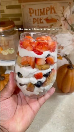 Easy Berry Parfait 🍓🫐