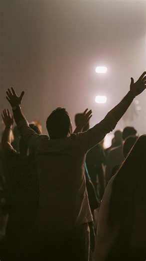 39K views · 29K reactions | What a beautiful name it is, the name of Jesus 懶 There’s nothing like being in the presence of God with the people of God. Visit the Gateway Church link in our profile for service times and come join us this weekend as we set our eyes on Jesus and worship together. | Gateway Worship | Facebook