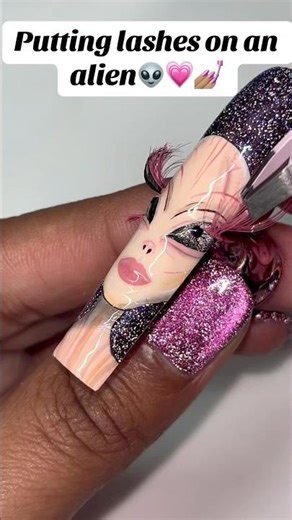 Pink Lashes on an Alien Girl?! 👽👄-Eyelash cluster tutorial #nailart #lashextensions