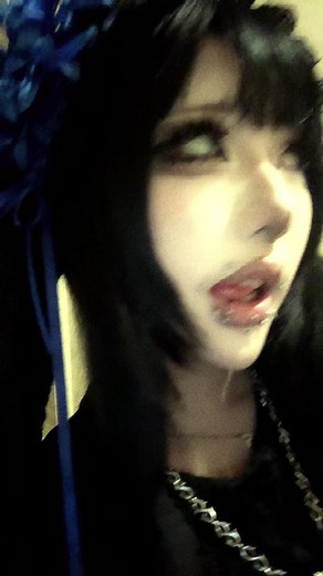 Queen Ayesha Dancing Video with Elegant Gothic Style