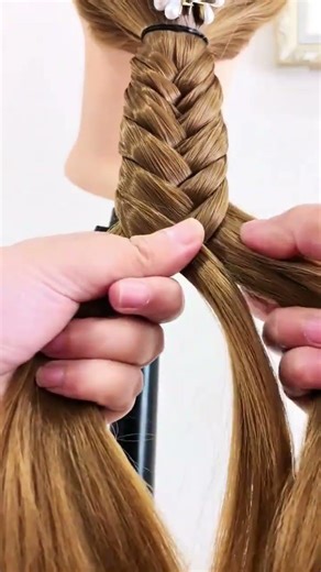 The basic technique of fishbone braids#Compile and distribute tutorials#Hair Tying tutoria