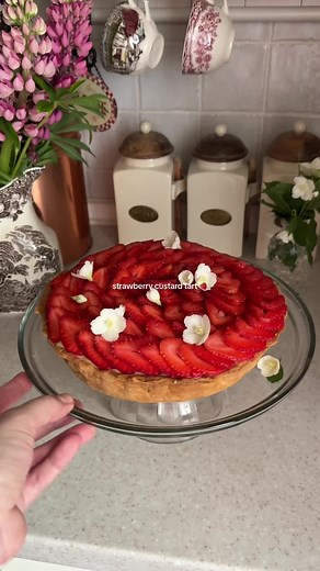 Delicious Strawberry Custard Tart Recipe