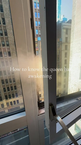 How to Know the Queen Has Awakening