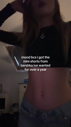 Mini Shorts Fashion Trends for Christmas 2023