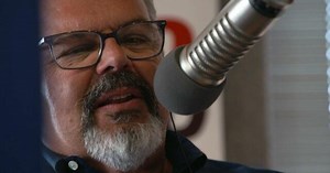 Why new car technology threatens classic AM radio