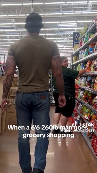 When a 6'6 Man Goes Grocery Shopping - Hilarious Comedy Performance