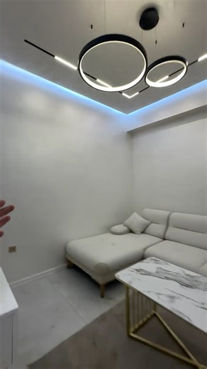 @uybozor on Instagram: "Срочно сотувда ❗️ 📌Ташкент Якасарой район Ориентир: Шота Руставели 🔛 60 квадрат мтр 🏢 14 этажлий жилой дом 7 этаж да 🏠Евро ремонт ✅Вода газ канализация,личный двор,техника, мебель, детская площадка на крыше + qoldiring 📞тел: 90.922.90.40 ✅ @uybozor"