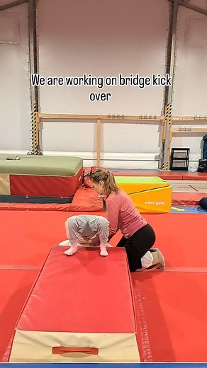 13 reactions · 3 comments | Luna is working hard to get her bridge kick over! She is improving weekly殺. I wish I could coach these girls more than once a week. #barnturn #oslogymnastics #norge #barn #turn #oslocommunity #lovegymnastics | Andrea Molnar's gymnastics | Facebook